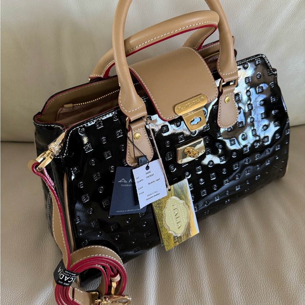 Arcadia NWT Made in ITALY black patent leather with natural/tan. Converts.